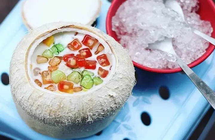 4.2. Cách nấu chè từ củ năng trái dừa
