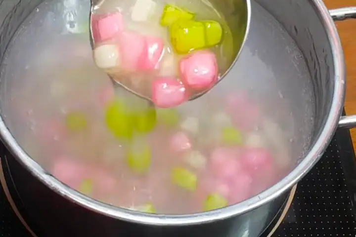 Hướng dẫn cách nấu chè củ năng đường phèn giải nhiệt tại nhà Hướng dẫn cách nấu chè củ năng đường phèn giải nhiệt tại nhà