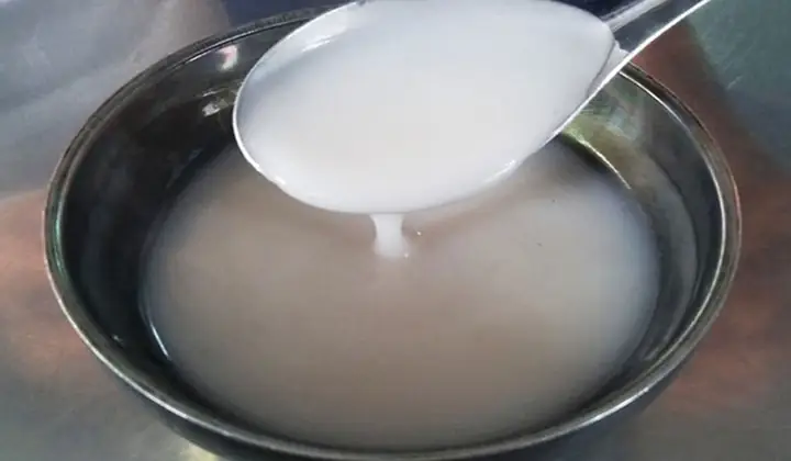 2.2. Cách nấu chè là dứa củ năng thơm mát, béo ngậy