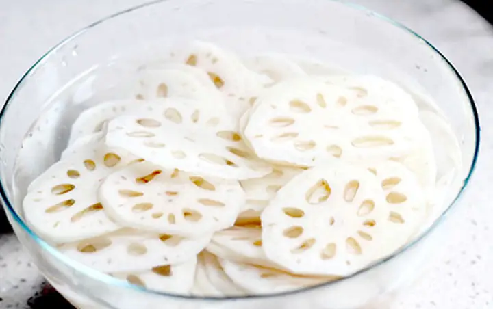 Hướng Dẫn Cách Nấu Chè Củ Sen Mau Mềm Thơm Ngon Đúng Vị