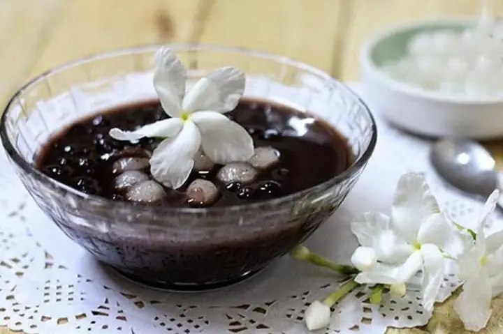 Cách Nấu Chè Đậu Đen Không Cần Ngâm: Mềm Nhanh, Thơm Ngon Chuẩn Vị