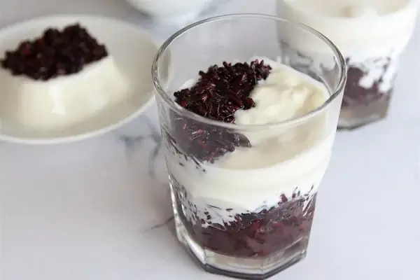 Hướng Dẫn Nấu Chè Đậu Đen Nếp Cẩm Thơm Ngon Đơn Giản