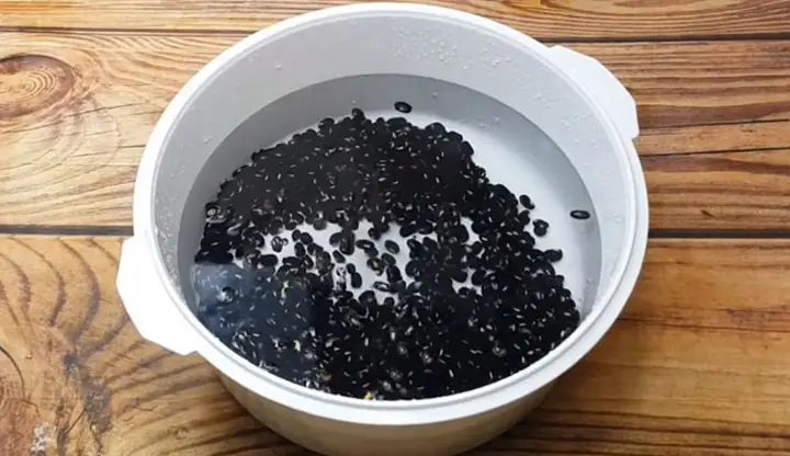 Cách Nấu Chè Đậu Đen Táo Đỏ Ngon Hảo Hạng Ngay Tại Nhà