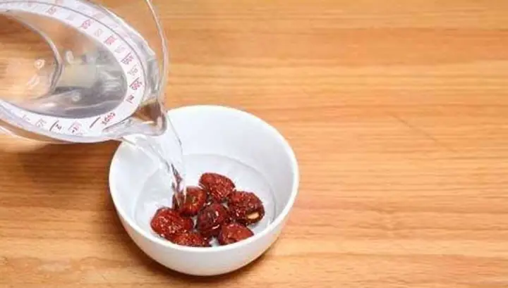 Cách Nấu Chè Đậu Đen Táo Đỏ Ngon Hảo Hạng Ngay Tại Nhà