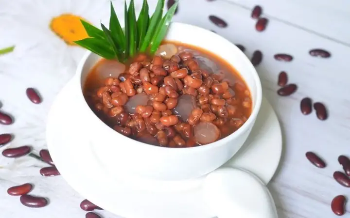 1Nấu chè đậu đỏ bột báng nước cốt dừa