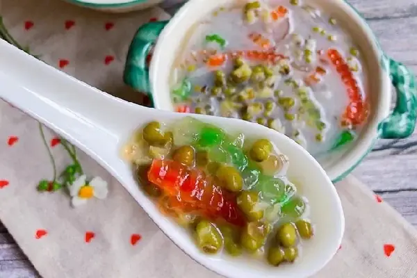 Cách Nấu Chè Đậu Xanh Bột Khoai Dẻo Thơm, Béo Bùi Chuẩn Vị Gia Truyền Cách Nấu Chè Đậu Xanh Bột Khoai Dẻo Thơm, Béo Bùi Chuẩn Vị Gia Truyền