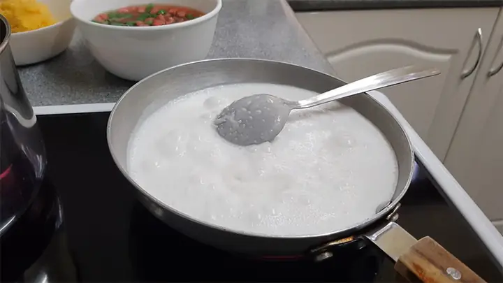 Hướng Dẫn Chi Tiết Cách Nấu Chè Đậu Xanh Bột Lọc Thơm Ngon Tại Nhà