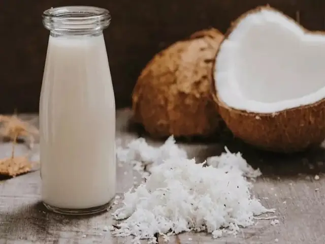 Hướng dẫn chi tiết cách nấu chè đậu xanh đánh bằng nồi cơm điện ngon chuẩn vị