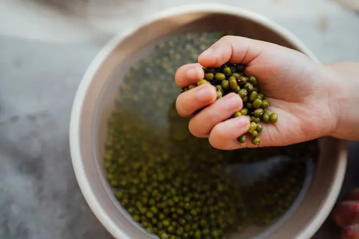 Hướng dẫn cách nấu chè đậu xanh truyền thống nguyên hạt