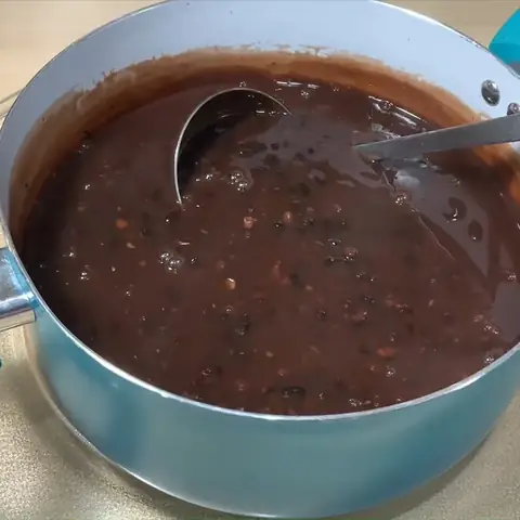 Hướng dẫn cách nấu chè đỗ đen bột sắn dây thơm ngon, bổ dưỡng Hướng dẫn cách nấu chè đỗ đen bột sắn dây thơm ngon, bổ dưỡng