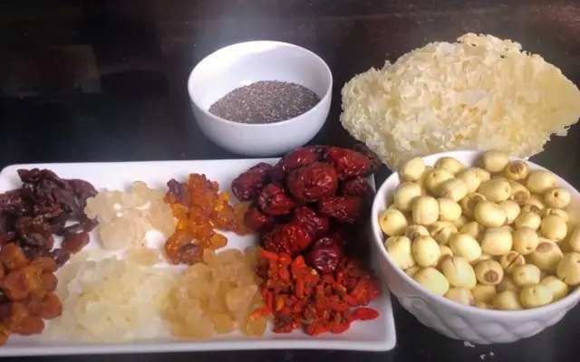 Hướng Dẫn Nấu Chè Dưỡng Nhan Mủ Trôm Thanh Mát Tại Nhà