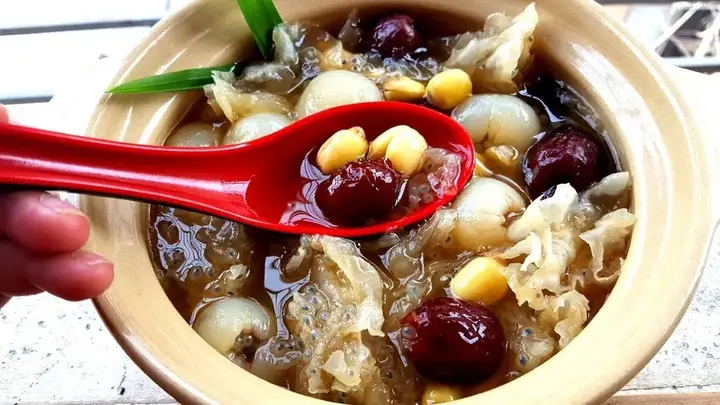 Chè hạt sen táo đỏ: Cách nấu bổ dưỡng cho bà bầu thế nào?