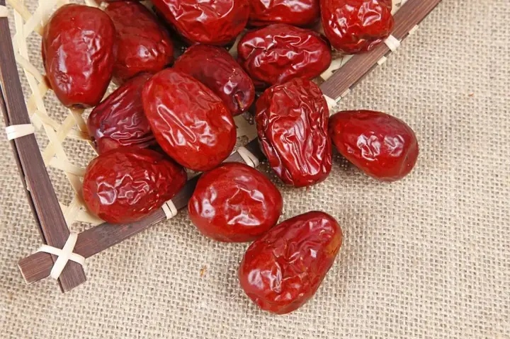 Chè hạt sen táo đỏ: Cách nấu bổ dưỡng cho bà bầu thế nào?