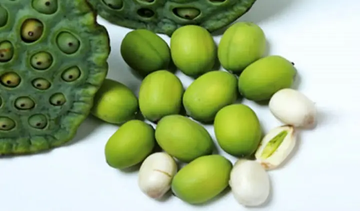 Cách nấu chè hạt sen củ năng thanh mát, giải nhiệt cho gia đình