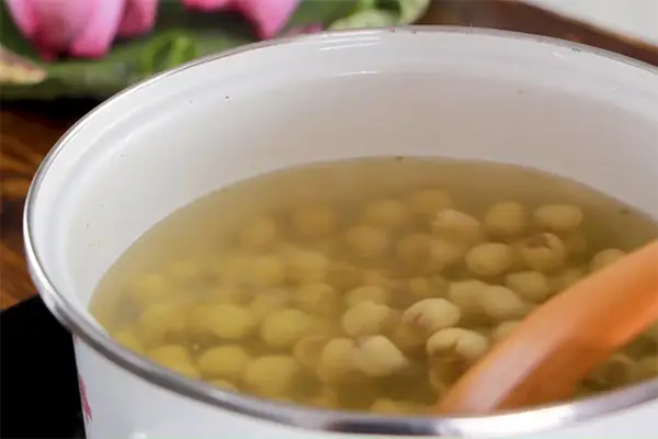 cách nấu chè hạt sen đường phèn