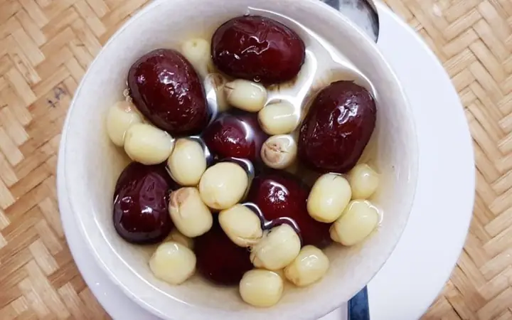 Cách Nấu Chè Hạt Sen Hạt Chia Thanh Mát, Bổ Dưỡng Tại Nhà