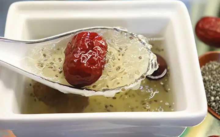 Cách Nấu Chè Hạt Sen Hạt Chia Thanh Mát, Bổ Dưỡng Tại Nhà