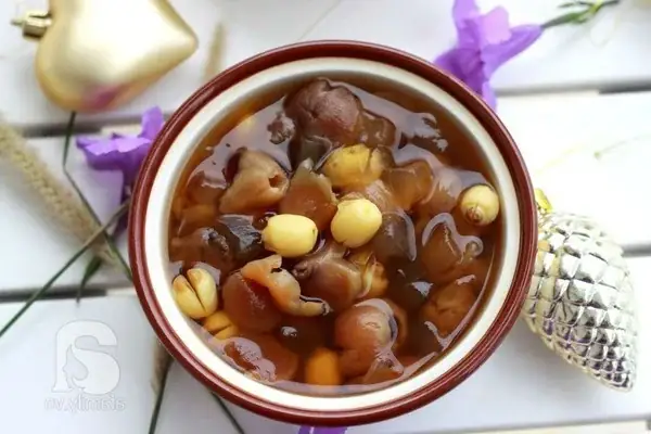 Cách Nấu Chè Hạt Sen Nhãn Nhục Nha Đam Thanh Mát Đãi Cả Nhà