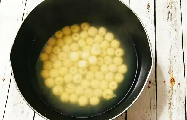 Cách Nấu Chè Hạt Sen Nho Khô Ngon Chuẩn Vị, Dễ Làm Tại Nhà