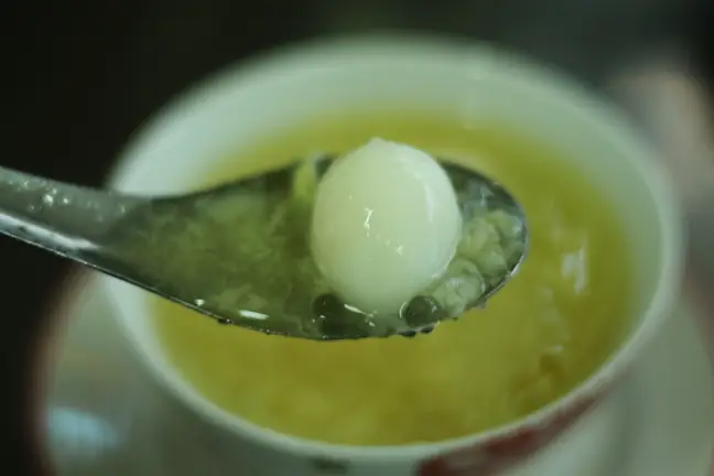 Cách nấu chè hột gà củ năng thơm ngon, bổ dưỡng