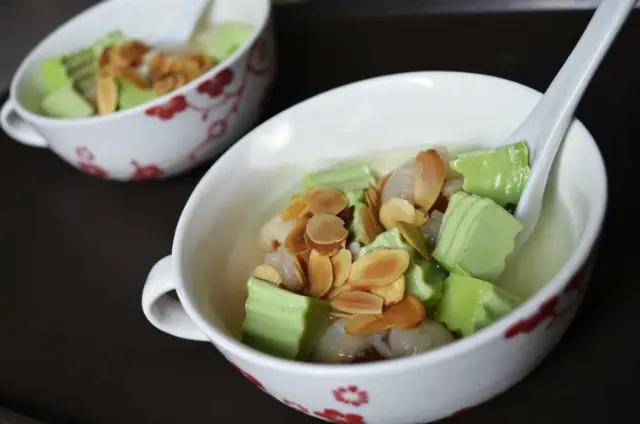 Cách Nấu Chè Khúc Bạch Trà Xanh Thơm Ngon Chuẩn Vị Tại Nhà Cách Nấu Chè Khúc Bạch Trà Xanh Thơm Ngon Chuẩn Vị Tại Nhà