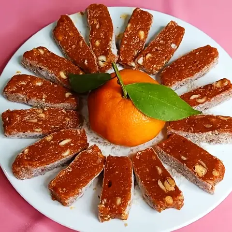 Cách Nấu Chè Lam Gấc Thơm Ngon, Dẻo Mịn Chuẩn Vị Gia Truyền