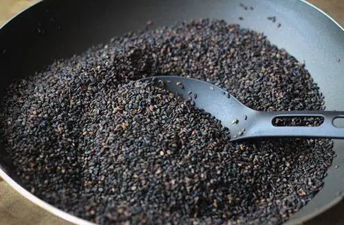 Cách Nấu Chè Mè Đen Lợi Sữa Ngon Bổ Dưỡng Cho Mẹ Cách Nấu Chè Mè Đen Lợi Sữa Ngon Bổ Dưỡng Cho Mẹ