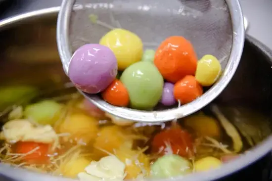 Cách Nấu Chè Ngũ Sắc Pha Lê Đơn Giản, Thanh Mát Tại Nhà