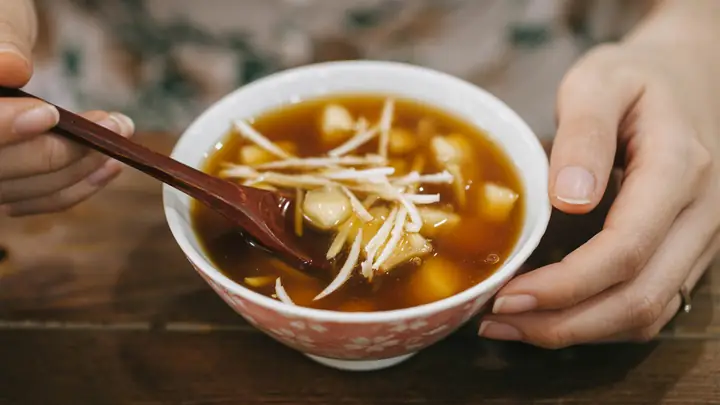 Hướng dẫn chi tiết cách nấu chè nóng mùa đông tại nhà