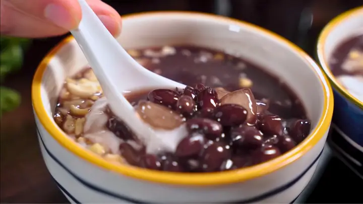 Hướng dẫn chi tiết cách nấu chè nóng mùa đông tại nhà