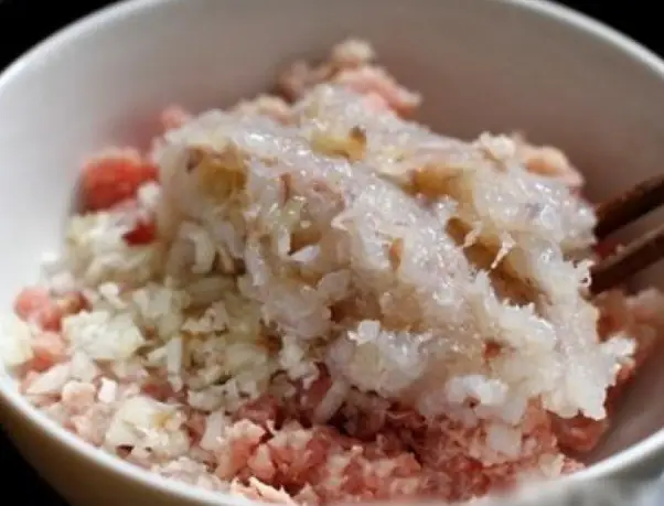 Cách nấu chè trôi nước nhân mặn tại nhà dẻo thơm, chuẩn vị Cách nấu chè trôi nước nhân mặn tại nhà dẻo thơm, chuẩn vị