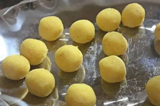 Nấu Chè Ỷ Nhân Đậu Xanh: Hướng Dẫn Công Thức Chuẩn