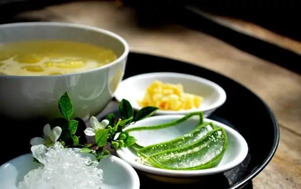 Cách Nấu Chè Yến Đậu Xanh: Thanh Mát Bổ Dưỡng Cho Cả Gia Đình