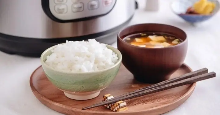 Hướng dẫn chi tiết cách nấu cơm bằng nồi áp suất gas