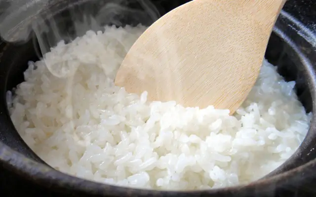 Hướng Dẫn Cách Nấu Cơm Bằng Nồi Lẩu Điện Ngon Dẻo Đơn Giản