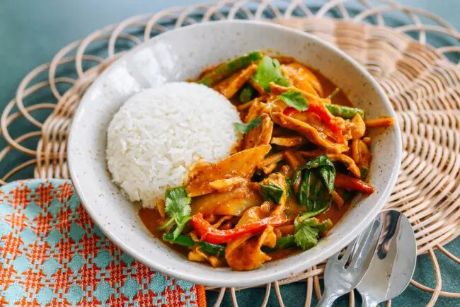 Hướng Dẫn Chi Tiết Cách Nấu Cơm Cà Ri Gà Thơm Ngon Chuẩn Vị