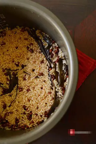 Cách Nấu Cơm Đậu Đỏ Dẻo Thơm Bổ Dưỡng Tại Nhà