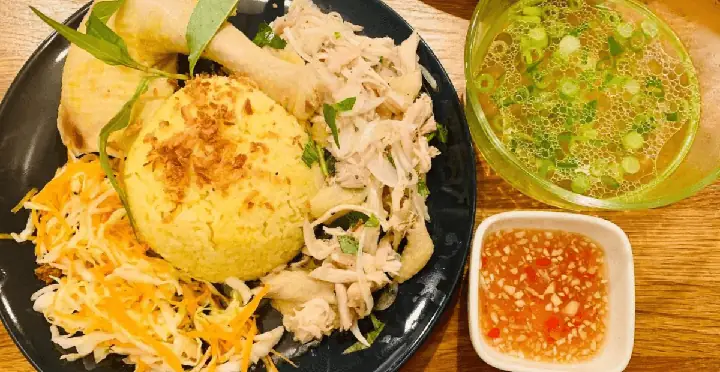 Cách Nấu Cơm Gà Xé Đơn Giản, Chuẩn Vị Thơm Ngon Tại Nhà