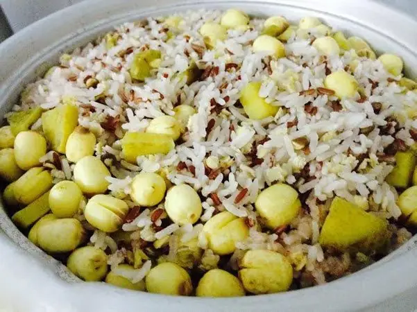 Hướng Dẫn Chi Tiết Cách Nấu Cơm Gạo Lứt Hạt Sen Tại Nhà