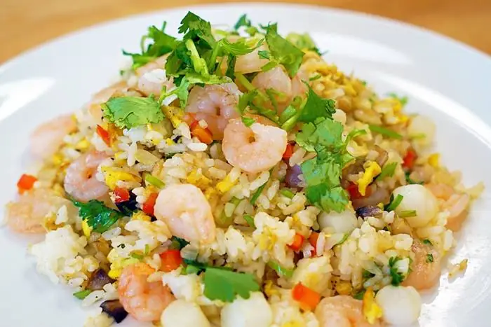 Hướng Dẫn Chi Tiết Cách Nấu Cơm Rang Ngon Chuẩn Vị Tại Nhà