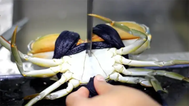 Hướng Dẫn Chi Tiết Cách Nấu Cua Biển Rau Muống Ngon Chuẩn Vị