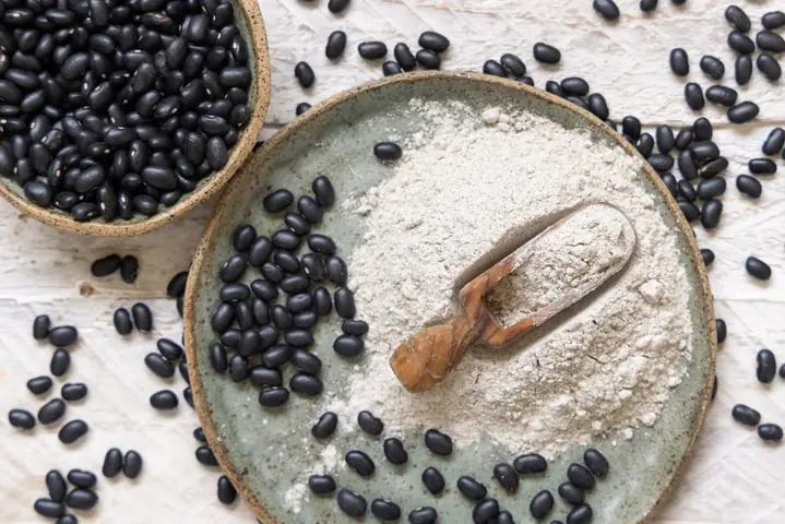 Cách nấu nước đậu đen với gừng bằng bột đậu đen