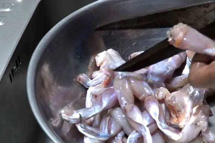 cách nấu ếch om cà