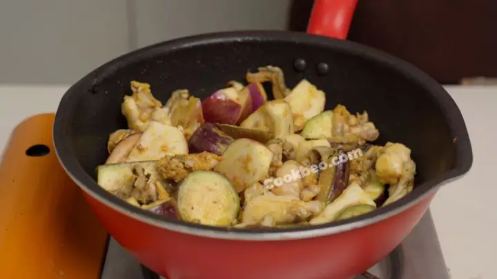 Hướng Dẫn Chi Tiết Cách Nấu Ếch Xào Cà Thơm Ngon Đậm Đà Hướng Dẫn Chi Tiết Cách Nấu Ếch Xào Cà Thơm Ngon Đậm Đà