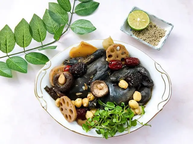 cách nấu gà ác hầm hạt sen