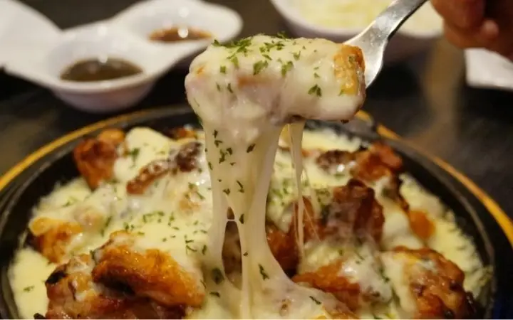 Cách Nấu Gà Cay Phô Mai Chuẩn Vị Hàn Quốc Tại Nhà