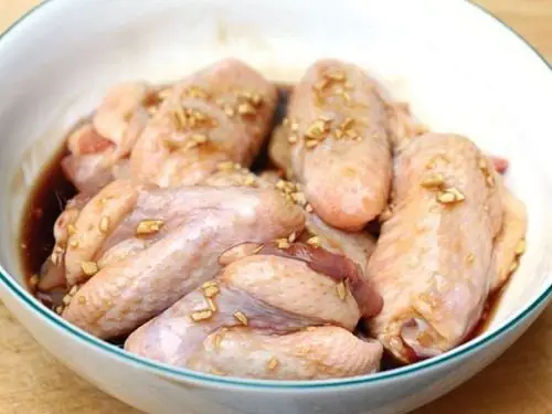 1. Cách làm thịt gà chiên mắm đơn giản nhất