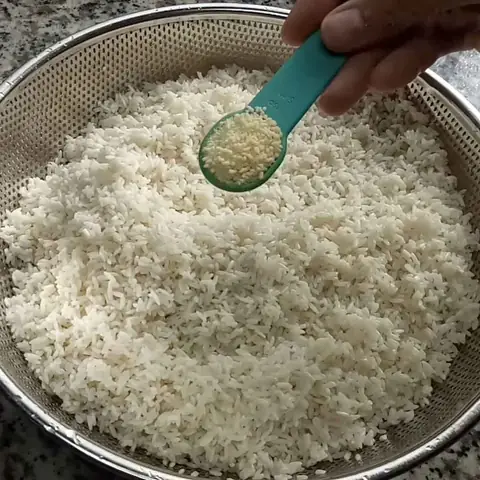 2 cách nấu xôi gà chiên nước mắm và chiên bơ hấp dẫn thơm ngon