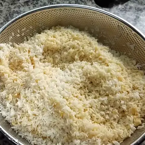 2 cách nấu xôi gà chiên nước mắm và chiên bơ hấp dẫn thơm ngon