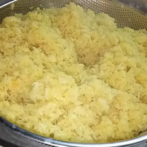 2 cách nấu xôi gà chiên nước mắm và chiên bơ hấp dẫn thơm ngon